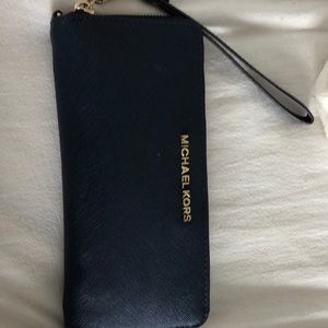michael kors leather continental wristlet